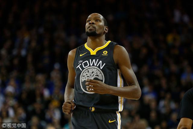 姆巴佩球员通道内找队友沟通没人理