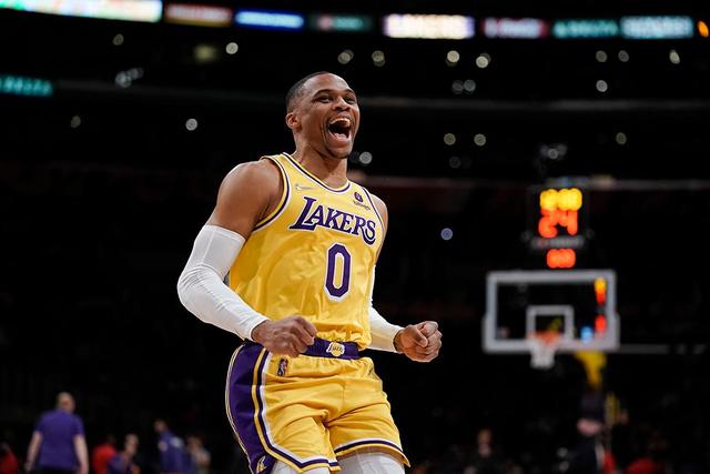 本赛季热刺与曼联曼城交手3次，库卢1人独造4球